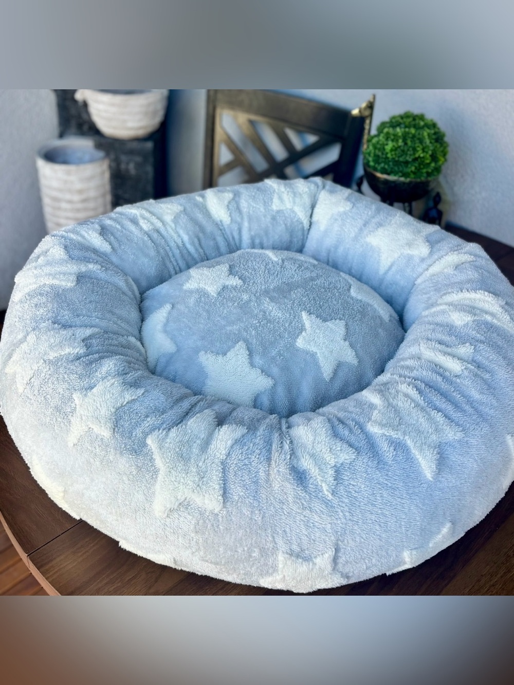 MEDIUM SIZE GREY STARS PET BED